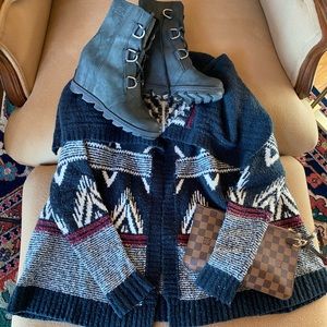 Abercrombie and Fitch open Sweater